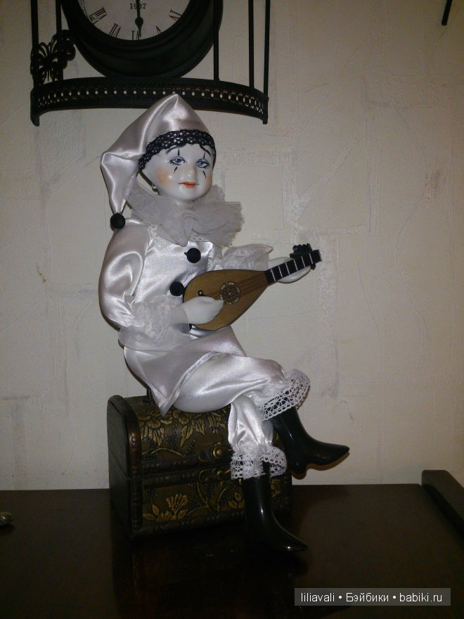 Мои первые фарфоровые куклы. Пьеро и Коломбина