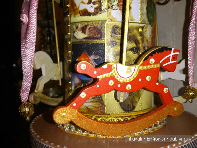 Карусель из банки с чаем — Авторские игрушки из разных материалов: синельная проволока (фото 2)