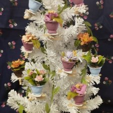 Елочная игрушка - цветочный горшочек