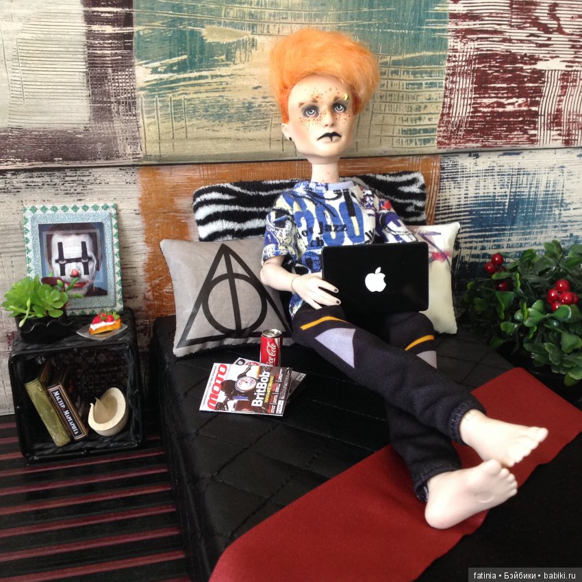 Для мальчишеской комнаты скромный, но уютный уголок