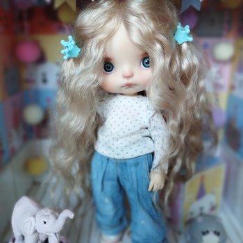 — Да кто ты, кто? — Ещё узнаешь! — А чья ты, чья? — Ещё увидишь! (с)