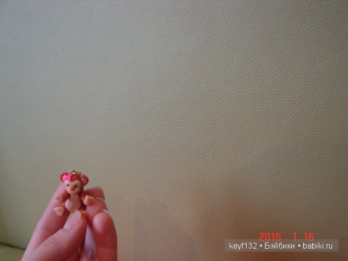 Брелочек-обезьянка,рост 2см.