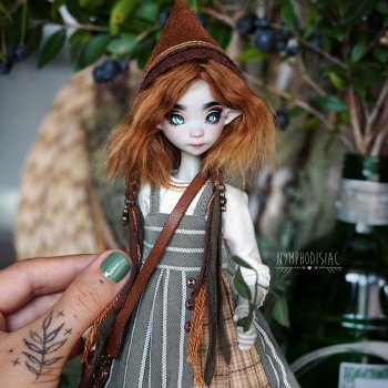 Очень деловая гномочка!