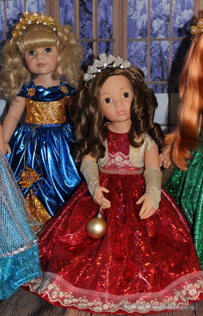 Гранатовое платье.