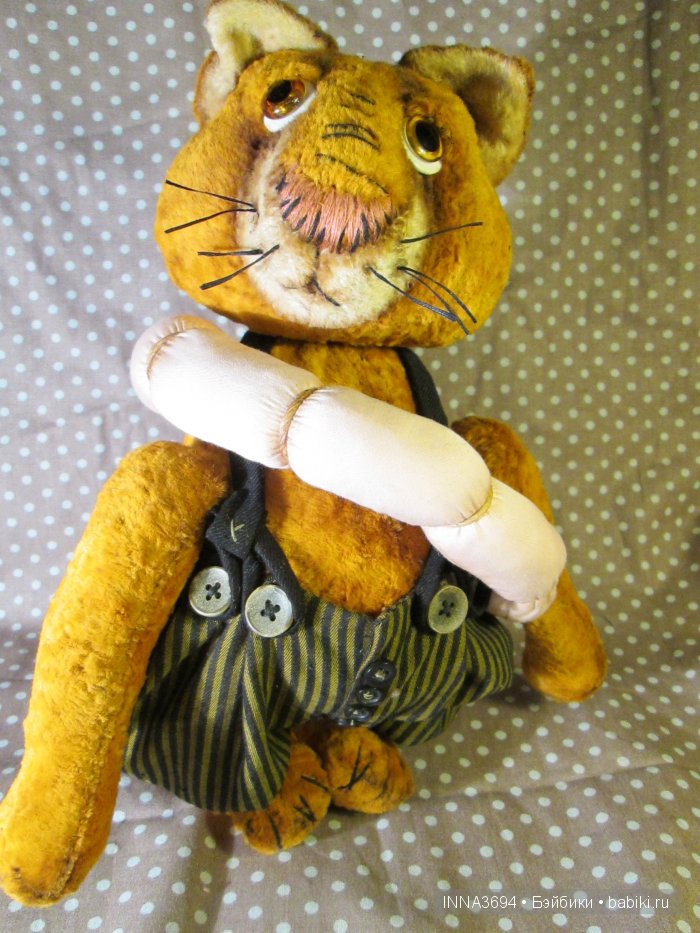 Кот с колбасой. Авторские игрушки Инны Будагян