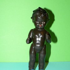 Редкий композитный немецкий пупс-негрик AHG, высота 16 см в голубых туфельках