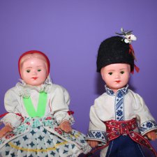 Винтажная парочка с рельефными волосами, родом из Чехословакии