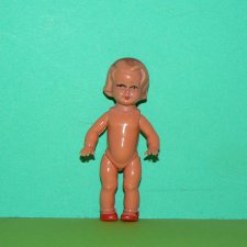 Редкая микро куколка с красивой лепкой из колкого пластика H.D.B.G.M. Germany, высота 5,5 см
