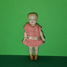 Целлулоидная куколка Minerva с рельефными волосами, высота 9 см