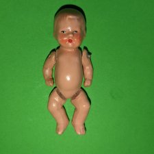 Бисквитный пупсик Аришка Ari August Riedeler GmbH &Co. KG, ГДР, высота 7,5 см