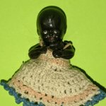 Куколка из колкого пластика Schildkrot, высота 8,5 см