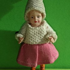 Целлулоидная куколка Minerva с рельефными волосами, высота 7.5 см, девочка