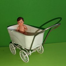 Коляска пластмассовая для пупсика, ГДР