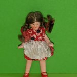 Керамическая немецкая куколка с косичками, высота 7 см