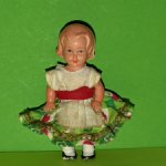 Куколка с красивой лепкой из колкого пластика Sweetheart Germany, высота 8 см