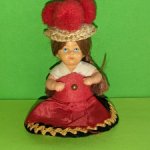 Пупсик из колкого пластика Hertwig, с голубыми глазками, Германия, высота 7 см