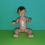 Целлулоидная куколка с рельефными волосами, высота 13 см