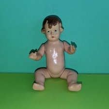 Целлулоидная куколка с рельефными волосами, высота 13 см