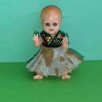 Пупсик со спящими глазками и рельефными волосами, высота 7 см