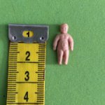 Очень редкая супер маленькая целлулоидная куколка, высота 2 см