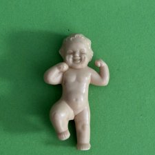 Пупсик погремушка Ges.Gesch с красивой лепкой, высота 7,5 см