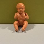 Целлулоидная куколка Minerva с рельефными волосами, высота 7 см