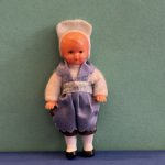 Куколка из колкого пластика Emil Schwenk, высота 7,5 см