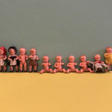 Пупсики малыши Hertwig с прямыми и кривыми ножками, высота 5 см