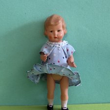 Целлулоидная куколка Minerva в голубом платье, высота 11,5 см