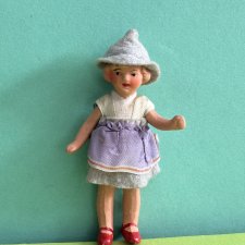 Керамическая куколка Ari, Германия, с рельефными волосами, высота 10 см