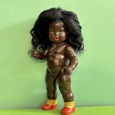 Композитная куколка негритчночка с зубками и паричком, высота 18 см