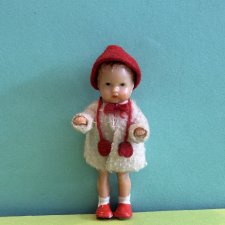 Куколка Аришка Ari из колкого пластика, высота 9 см