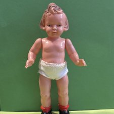 Голубоглазая куколка Мигешка Milon Gehler с рельефными волосами, высота 22 см