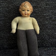 Мягконабивной старая кукла мальчик, высота 18 см