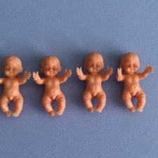 Маленькие пупсики из киндер сюрприза, мальчики, высота 3 см