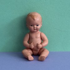 Целлулоидный пупсик Schildkrot, высота 8 см