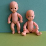 Чехословацкие пупсики Igra с голубыми и черными глазками, высота 8,5 см