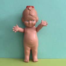 Очаровательная куколка кьюпи Schildkrot с бантиком, высота 17 см