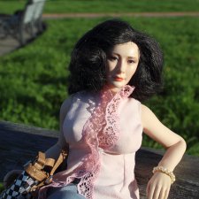 Эмилия, Phicen