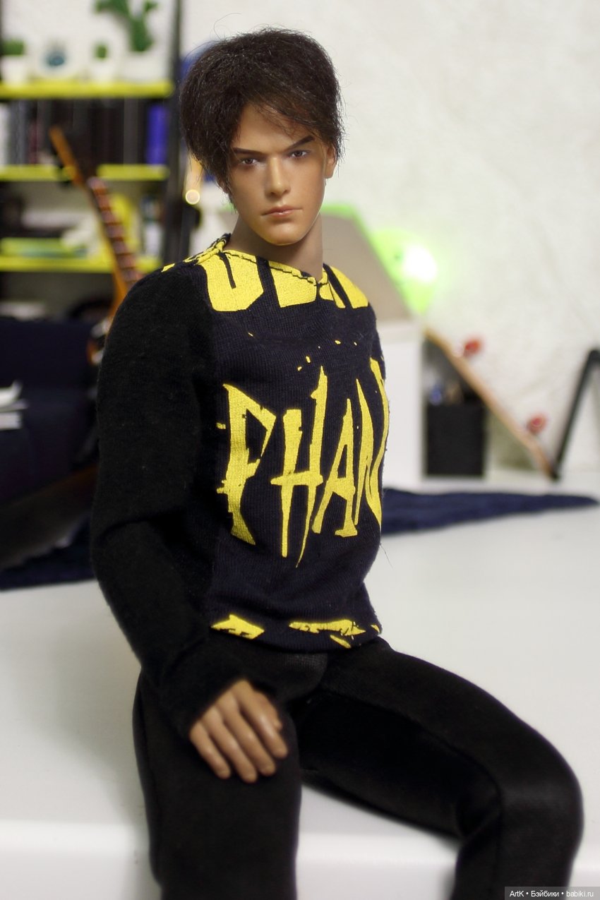 Уголок для Костика, Phicen