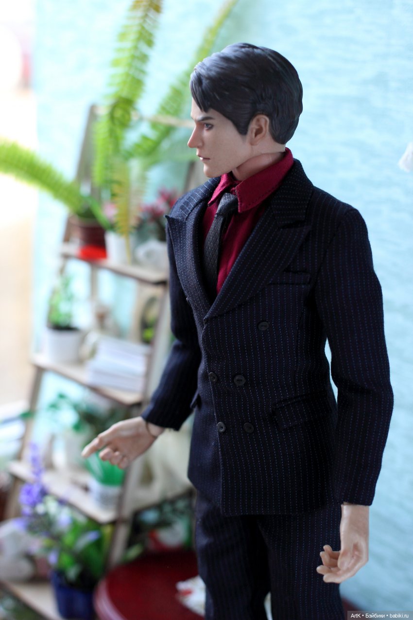 День неожиданностей, Phicen