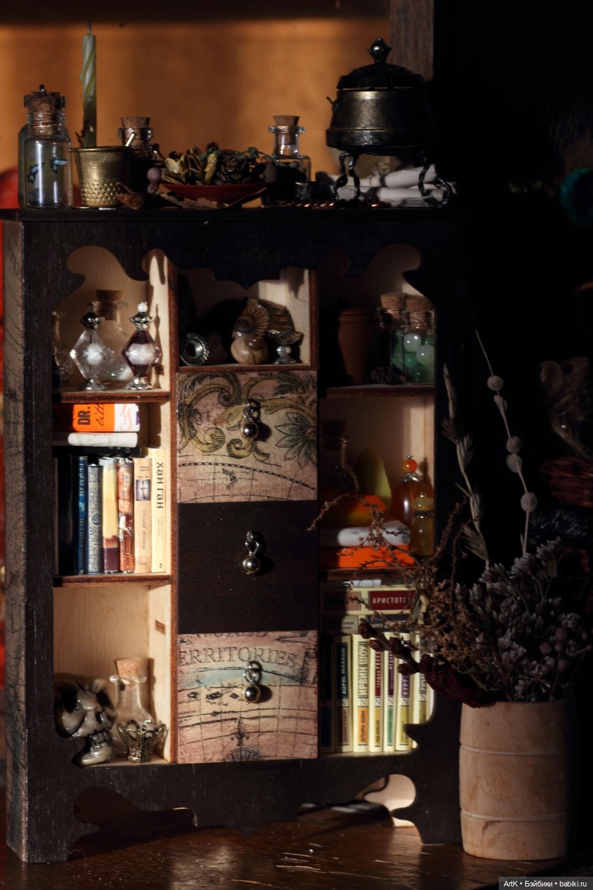 Шкаф для чародейки — Мебель для кукол и домиков: фото