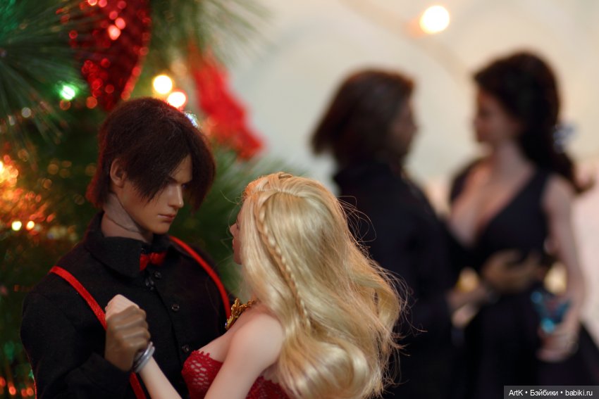 Новогодняя вечеринка, Phicen