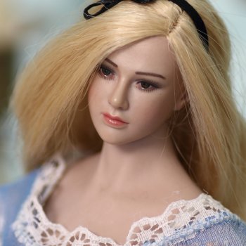 Алиса уменьшилась