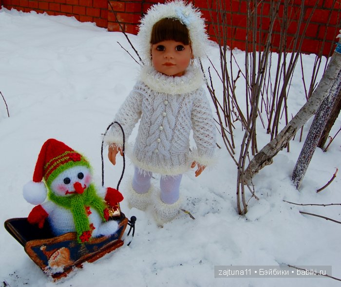 Белый топик. Зимние наряды на куклах Готц