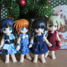 Под ёлочкой