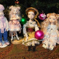 Мои девочки у Рождественнской елки