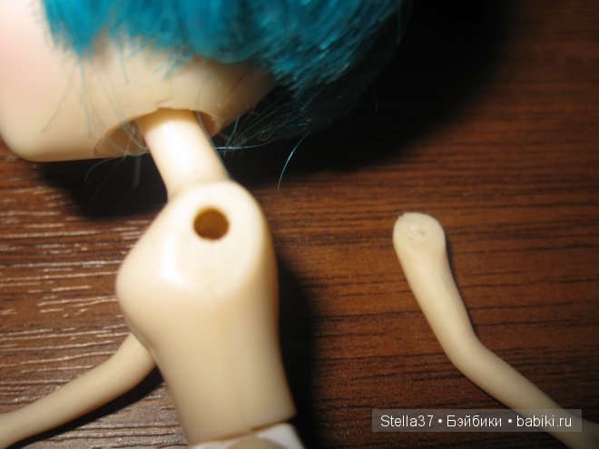 Отломана ручка куклы mini Pullip (фото 2)