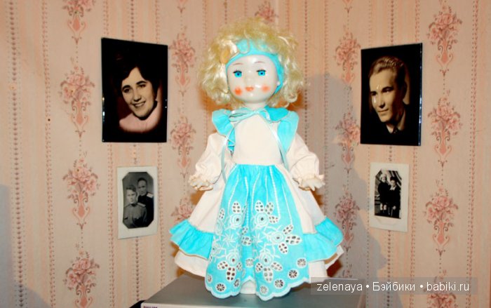 Платье для винтажной куклы