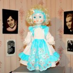 Платье для винтажной куклы